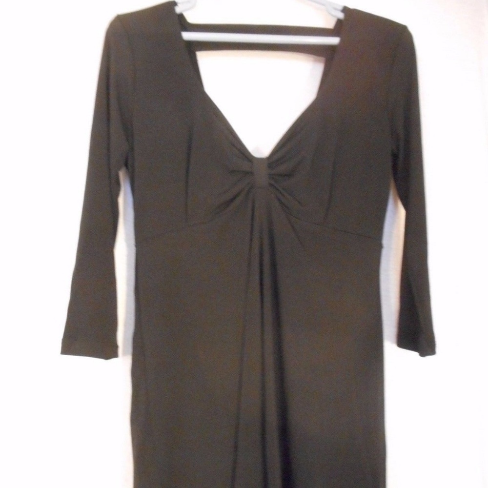 Black Demi Loon Size M Cut out Back Hi Low Top